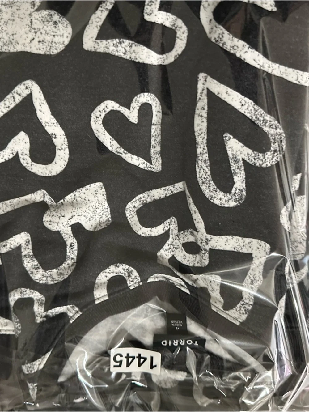 TORRID Black White Heart Print Cozy Sweatshirt Plus Size 4 4X Oversized lovecore - Picture 8 of 8